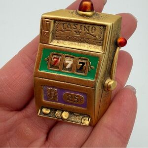 Vintage Novelty Lucky Brooch